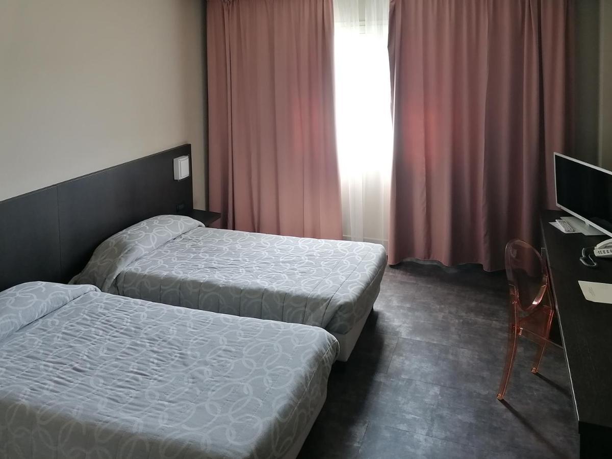 Anusca Palace Hotel Castel San Pietro Terme Ngoại thất bức ảnh